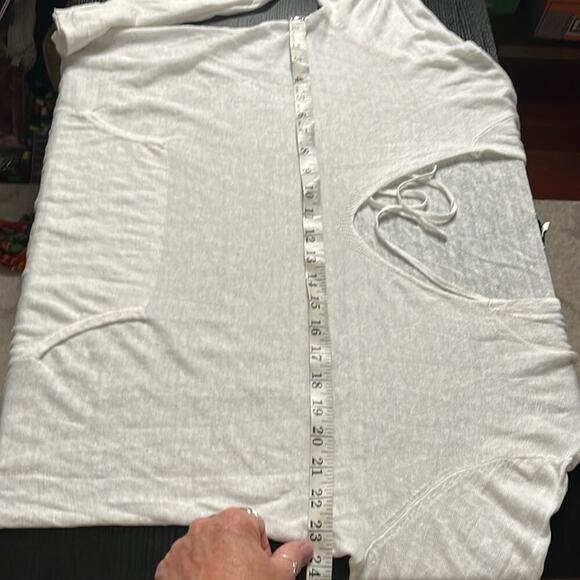 HiHo White Linen Beachy Hoodie with Relaxed Fit - Picture 6 of 6